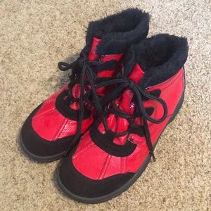New Wanderlust Red Winter boots size 6 1/2 M
